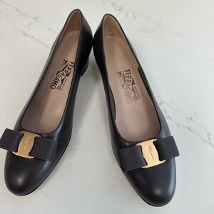 Ferragamo Leather Bow Low Pumps